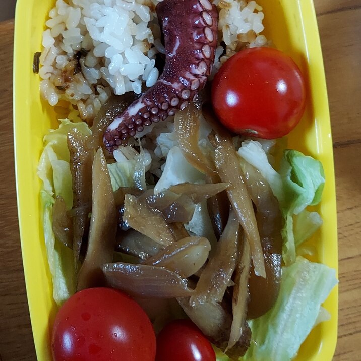 お弁当 レタスにきんぴらのせ